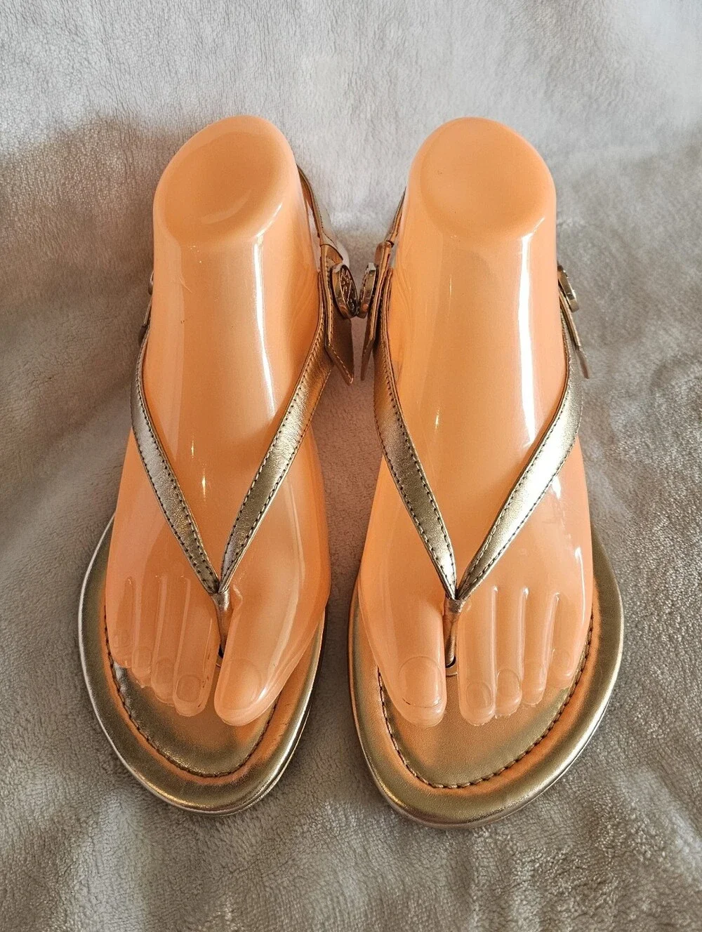Tory Burch Metallic Gold Women's Thong Sandals - NEW size 7